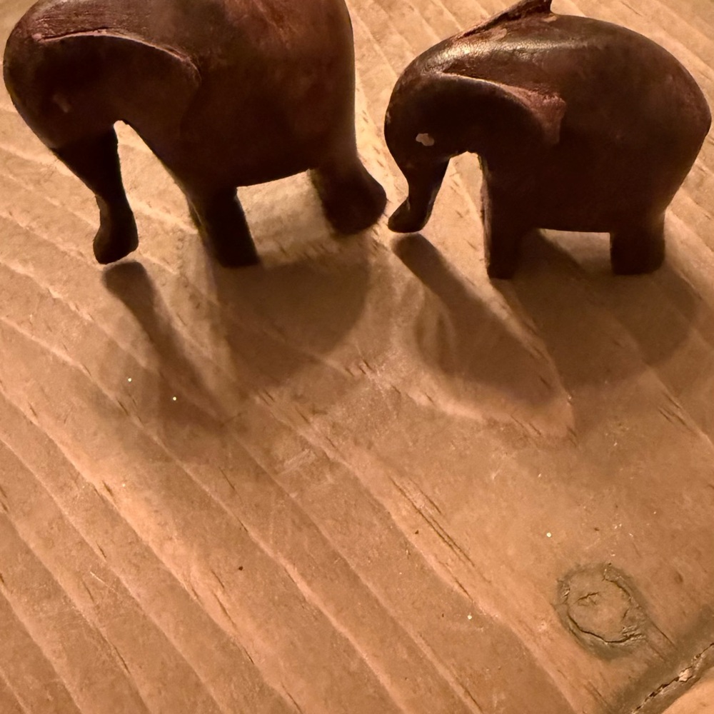 Handcrafted Brown Mama and Baby Elephant-perfect for trinket tray